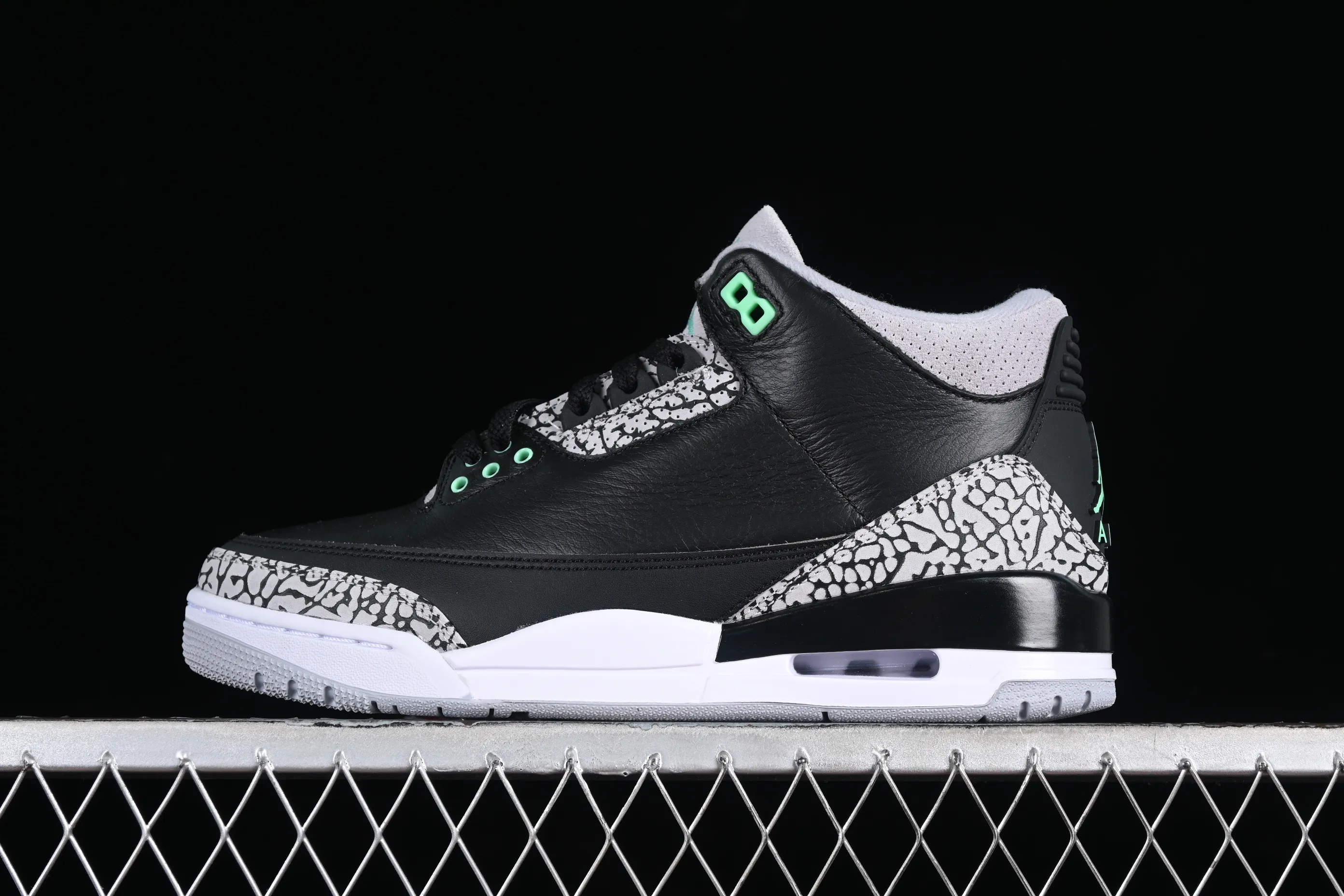 All categories Air Jordan Jordan series basketball shoes Air Jordan 3 LW version Air Jordan 3 "Green Glow" AJ3 Joe 3 black and green CT8532-031